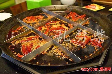 特色餐飲 重慶亂劈柴火鍋加盟