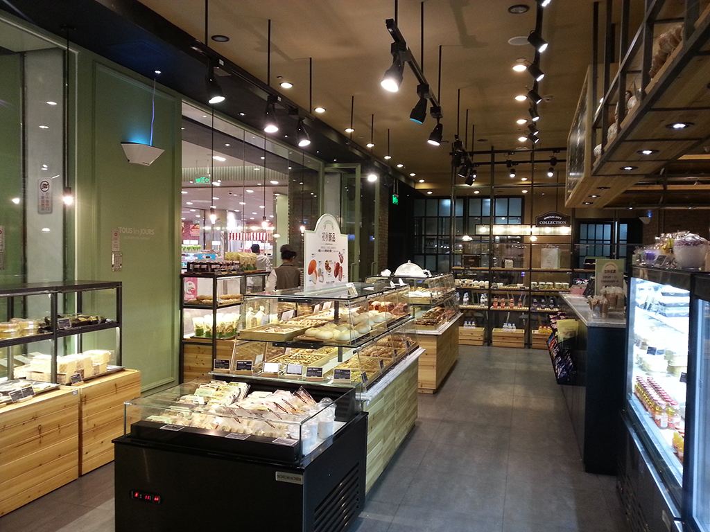 多樂之日是直營店嗎