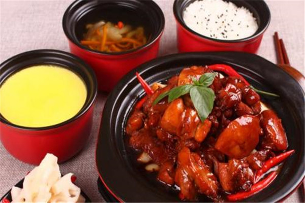 阿宏砂鍋飯加盟店怎么樣