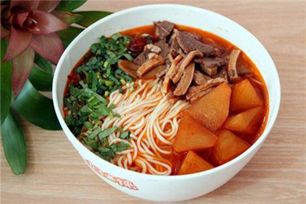 久燜提督牛肉面賺不賺錢