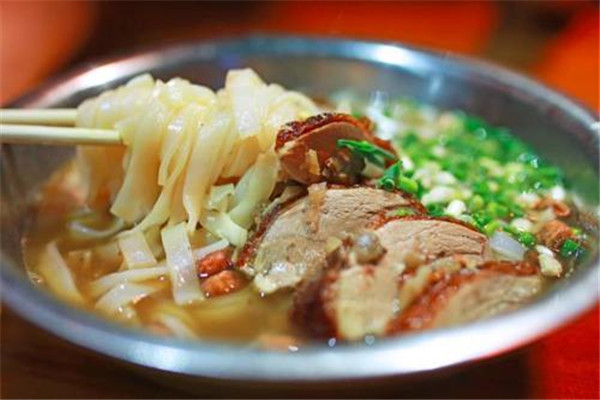 認準饞思儂麻辣燙濟南總部