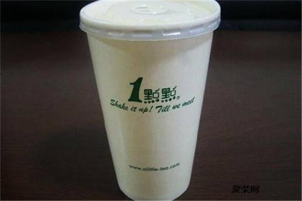 開一點點奶茶店一天賺多少