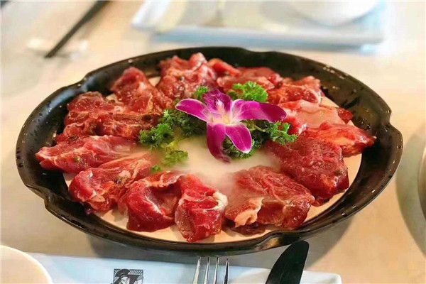 三不牛腩和腩潮鮮區(qū)別