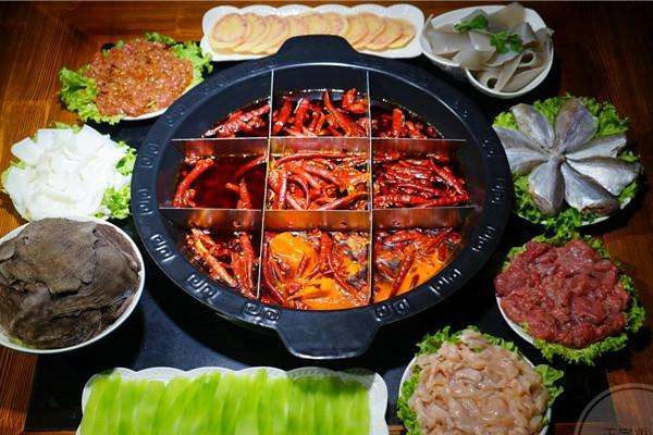 耍串牛肉串串香和袁記串串香