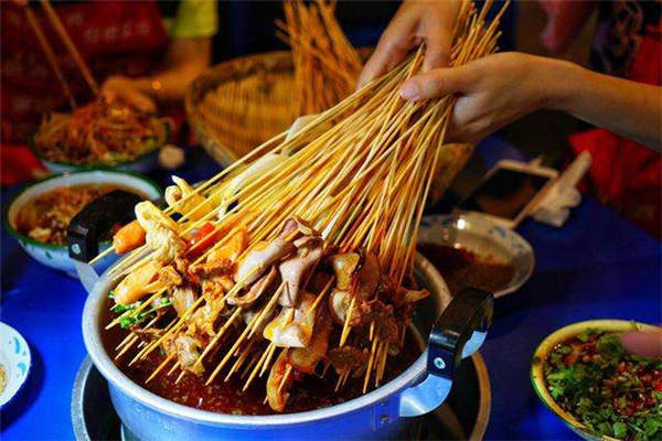 嘿哆串串串香店加盟費多少錢