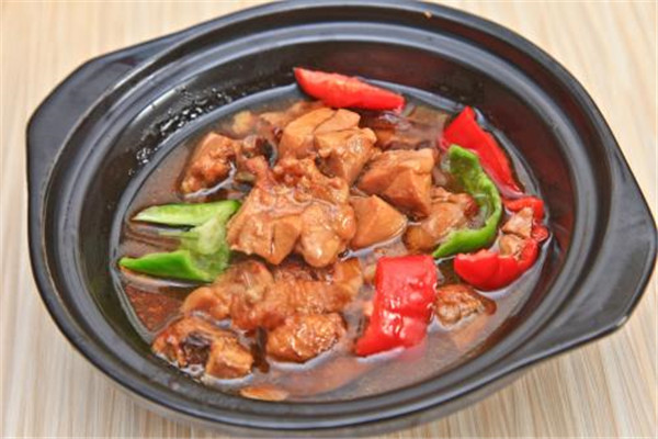 膳當家黃燜雞米飯值得加盟嗎