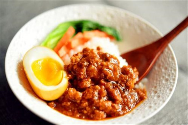 鍋先森鹵肉飯利潤