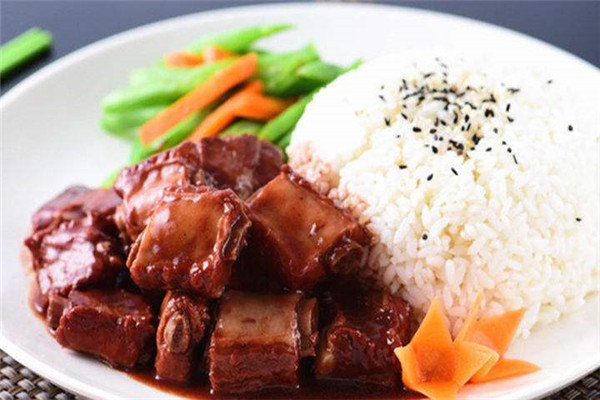 青島京九排骨米飯加盟