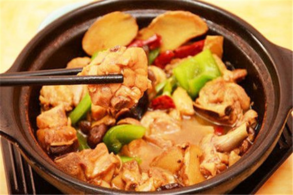 食必思黃燜雞米飯加盟條件