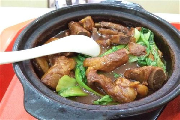 膳當家黃燜雞米飯加盟