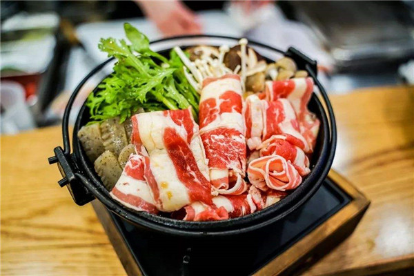 日式牛肉火鍋
