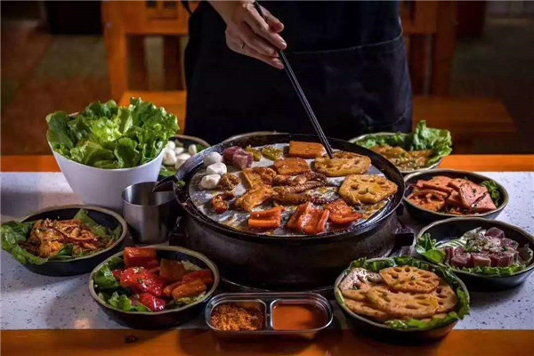酒拾烤肉的市場分析