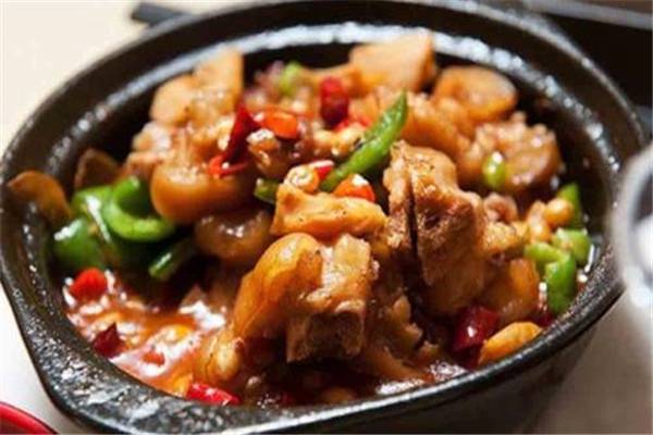 萌雞特工石鍋泡泡雞加盟費(fèi)多少