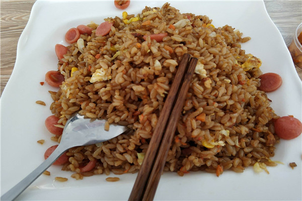 梁小猴港式鐵板炒飯加盟費