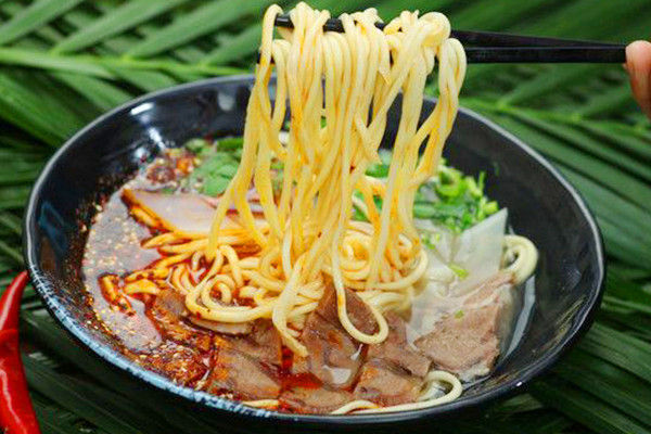 楊記蹺腳牛肉面加盟熱線是多少