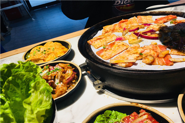 酒拾烤肉老板是誰(shuí)