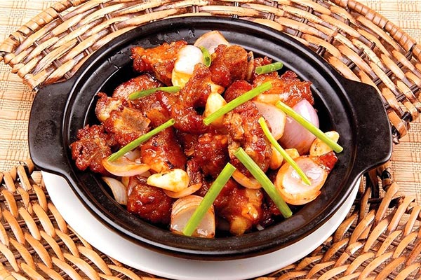 南云上品瓦香雞米飯加盟
