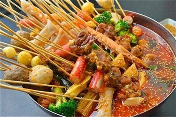 耍串牛肉串串香加盟多少錢