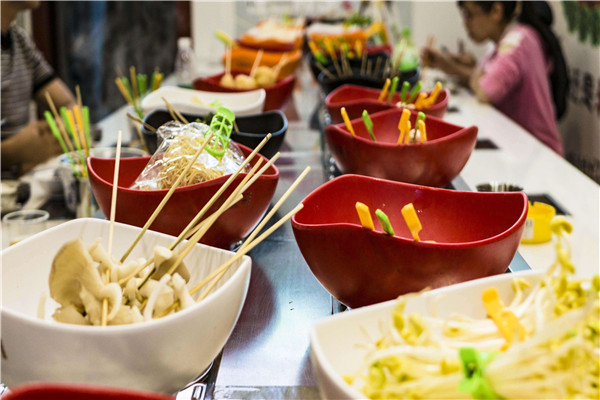 旋轉(zhuǎn)小火鍋加盟哪個(gè)靠譜