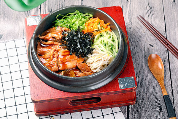 石打食石鍋飯