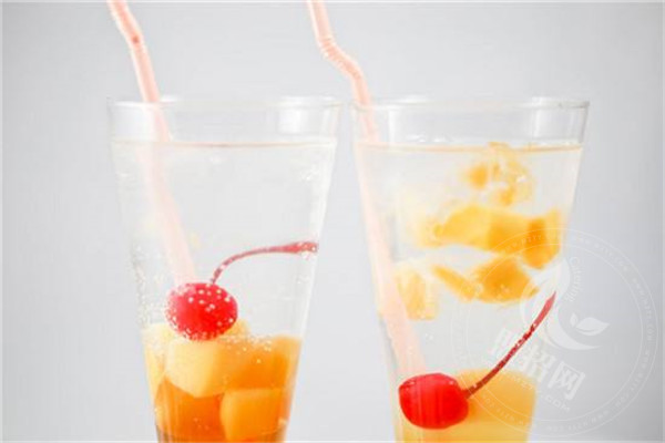 鹿白茶飲品加盟