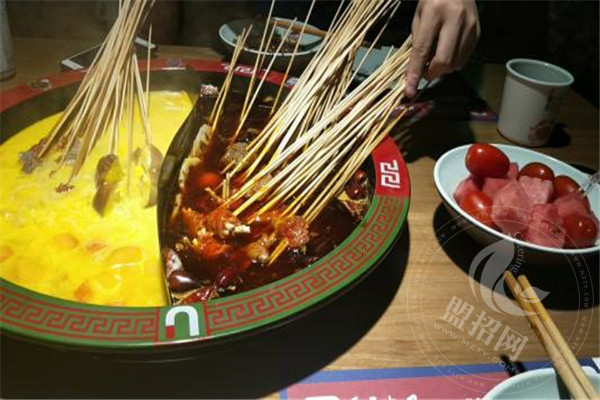耍哥串串香加盟多少錢