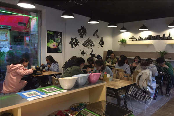 月熱情麻辣燙騙局