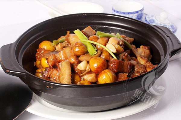 蜀中吳養(yǎng)生板栗雞加盟店