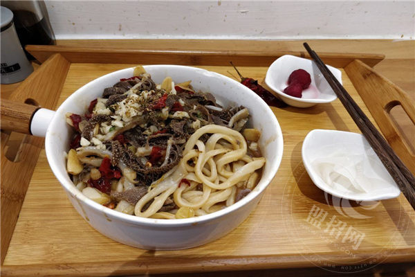 皇尚饞帶餡兒牛肉面