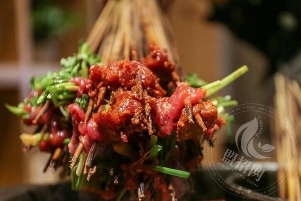襄陽佰人王串串香加盟