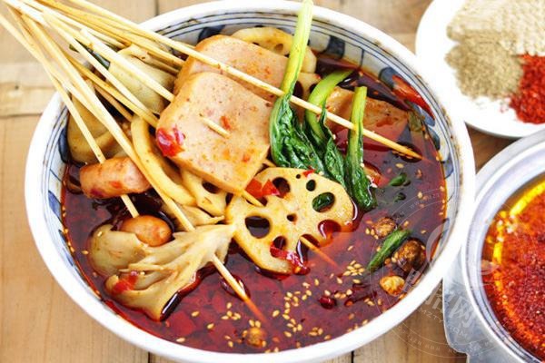 六婆串串香怎么收費