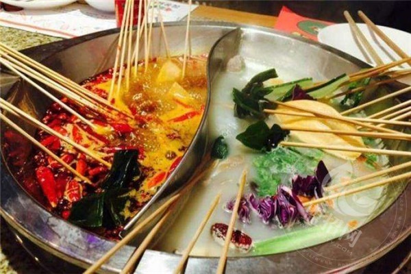 烈焰紅唇串串香加盟店