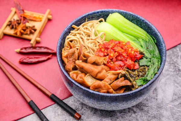 回味剁椒牛油拌飯加盟