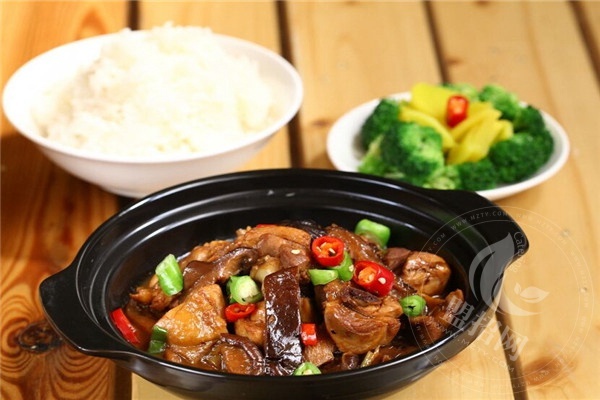 楊記黃燜雞米飯加盟多少錢