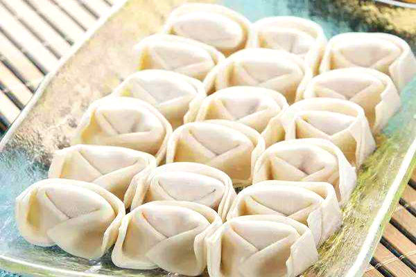 長(zhǎng)人餛飩店一年能賺多少