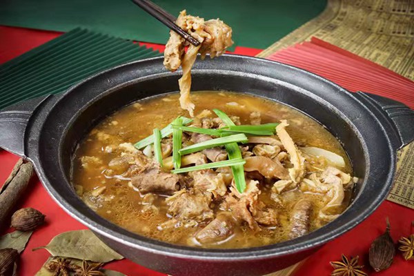 百鳥(niǎo)朝鳳港式雞煲火鍋加盟多少錢(qián)