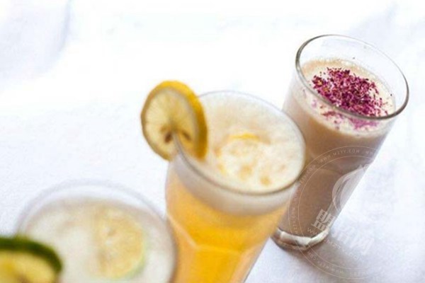 茶百味奶茶店