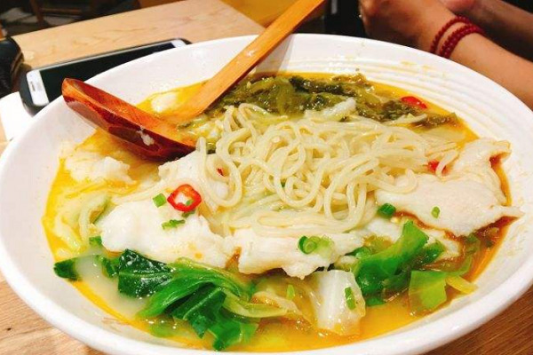 福記酸菜魚米線好不好
