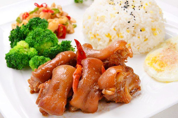 豬戈戈豬腳加盟優(yōu)勢